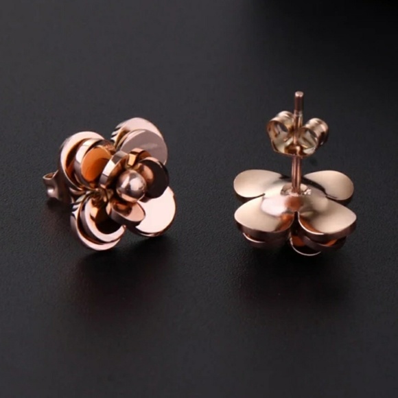 Camellia Rose gold stainless steel stud earrings. - Picture 6 of 8